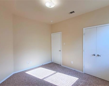 840 Santa Rosa Drive - Photo Thumbnail 15