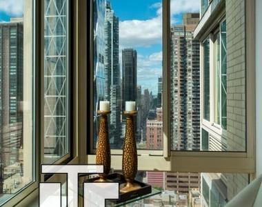 West 54th Street - Photo Thumbnail 2