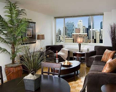 515 West 52nd Street - Photo Thumbnail 2