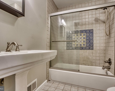 818 W 36th Street - Photo Thumbnail 41