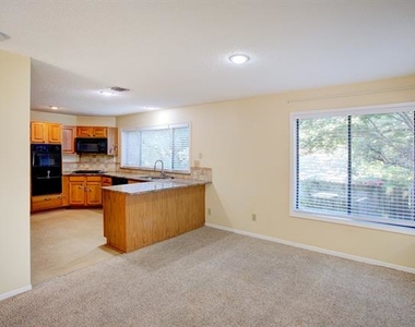 1205 Hickory Valley Court - Photo Thumbnail 7