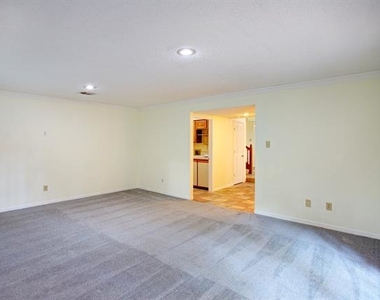 1205 Hickory Valley Court - Photo Thumbnail 17