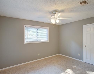 1205 Hickory Valley Court - Photo Thumbnail 10