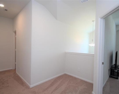 7901 Mosspark Lane - Photo Thumbnail 23