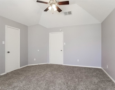 2611 Eagle Nest Ln - Photo Thumbnail 7