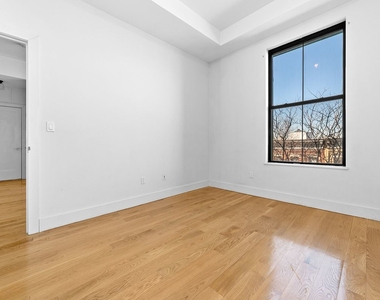 5527 Myrtle Ave # 404 - Photo Thumbnail 3