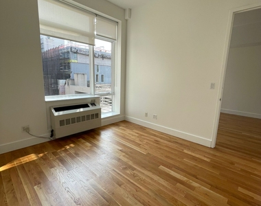 200 North 11th Street - Photo Thumbnail 4