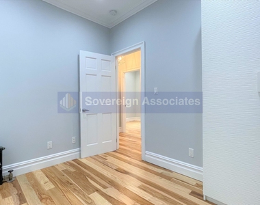 4441 Broadway - Photo Thumbnail 4