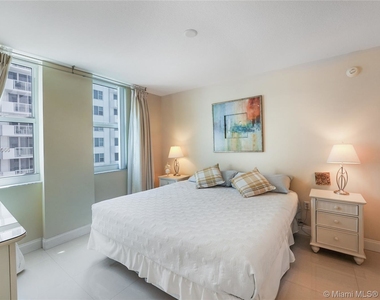 9201 Collins Ave - Photo Thumbnail 9