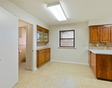 6138 Annapolis Lane - Photo Thumbnail 4