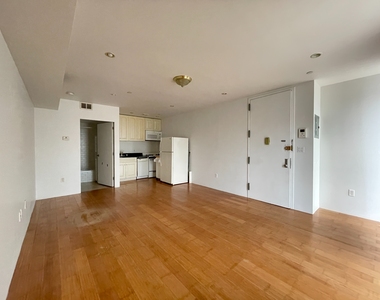 123 Kingsland Avenue - Photo Thumbnail 2