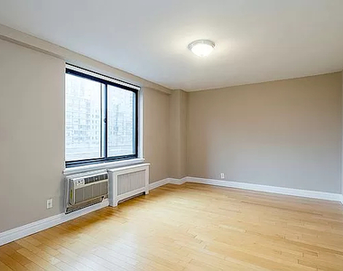 792 Columbus Avenue - Photo Thumbnail 4