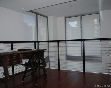 1050 Brickell Ave - Photo Thumbnail 11