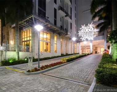 1050 Brickell Ave - Photo Thumbnail 18