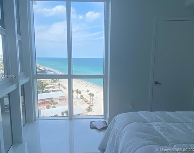 18201 Collins Ave - Photo Thumbnail 8