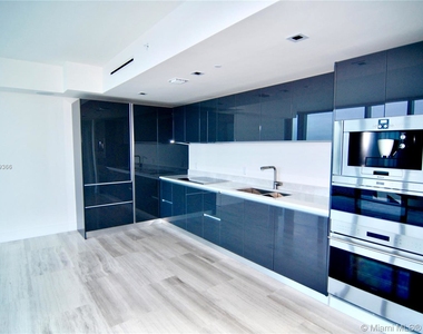 1451 Brickell Ave - Photo Thumbnail 7