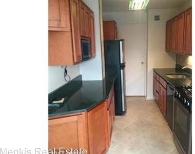 10401 Grosvenor Place Apt 404 - Photo Thumbnail 21