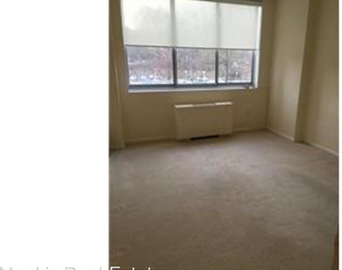 10401 Grosvenor Place Apt 404 - Photo Thumbnail 11