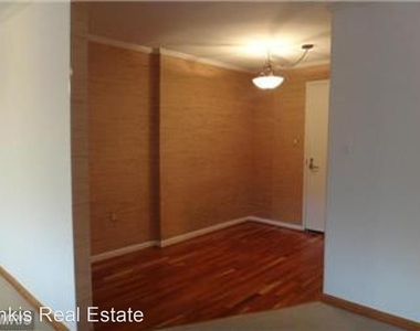 10401 Grosvenor Place Apt 404 - Photo Thumbnail 13