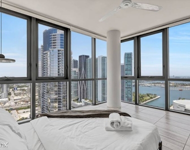 698 Ne 1st Ave, Miami - Photo Thumbnail 4