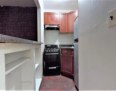 247 West 26th Street - Photo Thumbnail 6