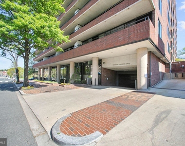 2555 Pennsylvania Ave Nw #1017 - Photo Thumbnail 19