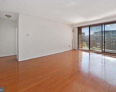 2555 Pennsylvania Ave Nw #1017 - Photo Thumbnail 6