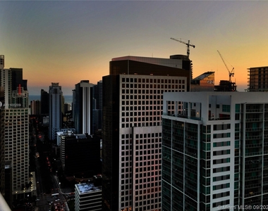 485 Brickell Ave - Photo Thumbnail 8