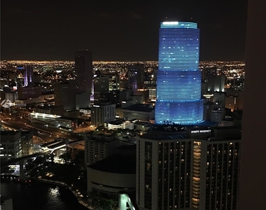 485 Brickell Ave - Photo Thumbnail 12