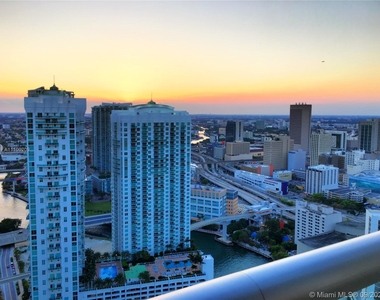 485 Brickell Ave - Photo Thumbnail 6