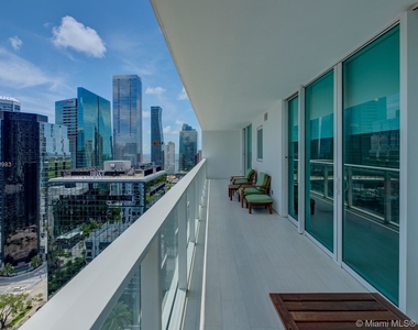 1080 Brickell Ave - Photo Thumbnail 8