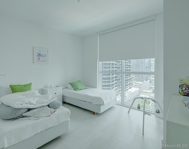 1080 Brickell Ave - Photo Thumbnail 7