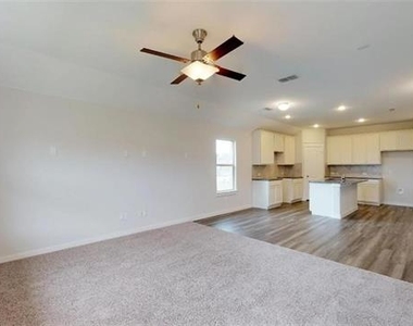 8916 Zubia Lane - Photo Thumbnail 9