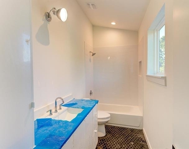 6012 Hudson Street - Photo Thumbnail 11