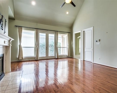 3524 University Park Lane - Photo Thumbnail 7