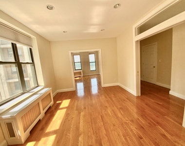 Spectacular 3 huge beds apartment in nice building  prime Washington heights for rent  - Photo Thumbnail 3