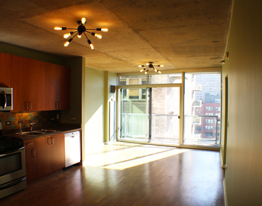 611 South Wells Street - Photo Thumbnail 4