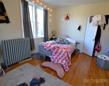 318 Saint Paul St Apt 6 - Photo Thumbnail 2