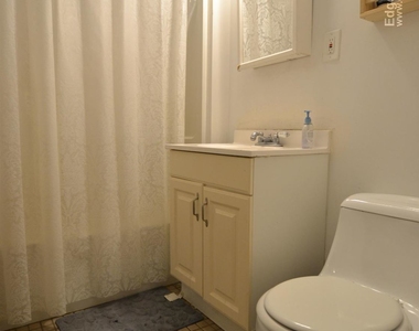 318 Saint Paul St Apt 6 - Photo Thumbnail 1