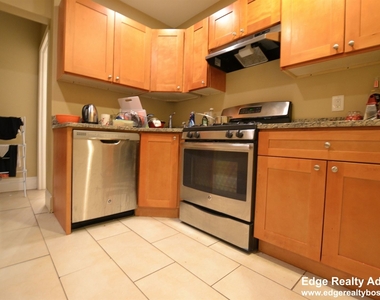 328 Saint Paul St Apt 3 - Photo Thumbnail 0