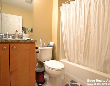 328 Saint Paul St Apt 3 - Photo Thumbnail 8