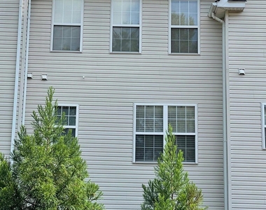 129 Martin Lane - Photo Thumbnail 4