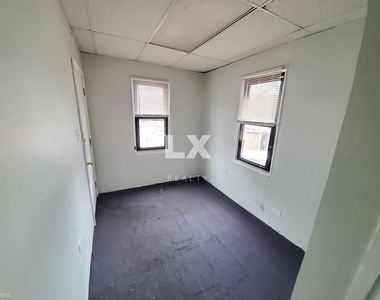 2503 N Lincoln Ave - Photo Thumbnail 7