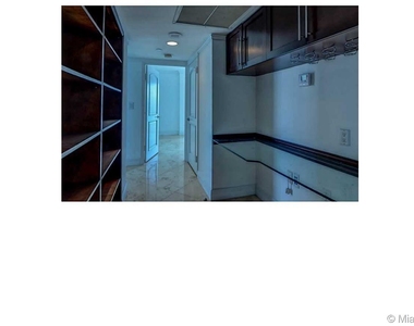 5900 Collins Ave - Photo Thumbnail 5