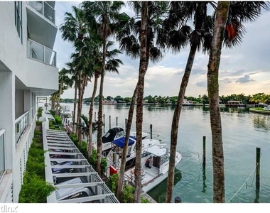 5900 Collins Ave - Photo Thumbnail 10