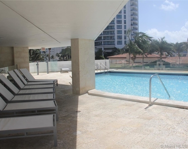 5900 Collins Ave - Photo Thumbnail 13