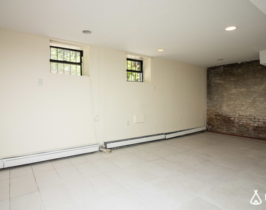 980 Bergen St - Unit: 7 - Photo Thumbnail 8