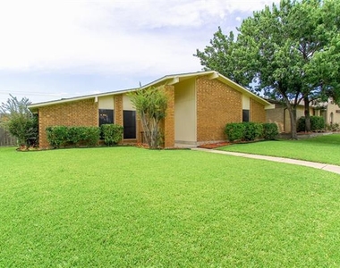 3121 Grapevine Lane - Photo Thumbnail 2