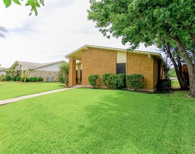 3121 Grapevine Lane - Photo Thumbnail 1