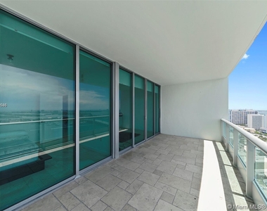 900 Biscayne Blvd - Photo Thumbnail 2